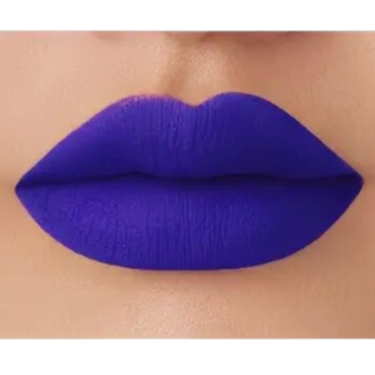 model with blue lipstick