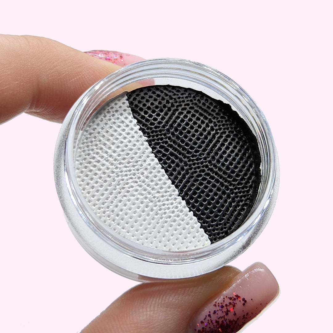 http://medusasmakeup.com/cdn/shop/products/cake-eyeliner-black-white-pink.jpg?v=1649700631