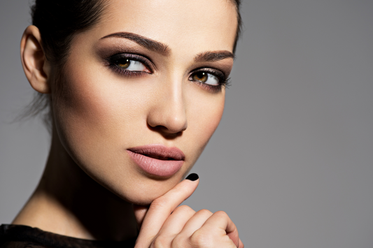 woman wearing bold smoky eye