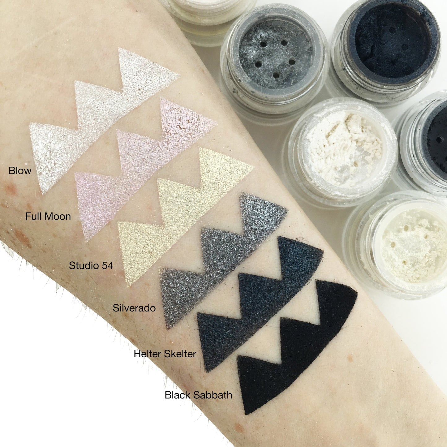 Arm swatches Eye Dust - Blow